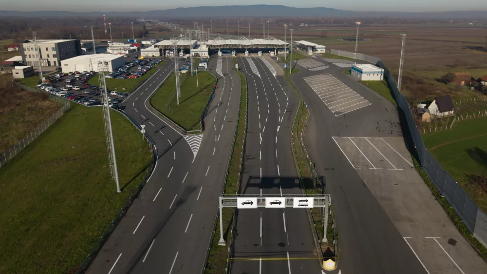 Gradiška, prenovljeni mejni prehod med Hrvaško in BiH. Foto: Pixsell