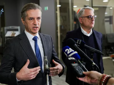 Delodajalcem poskus ustavnega izpodbijanja zimskega regresa spodletel