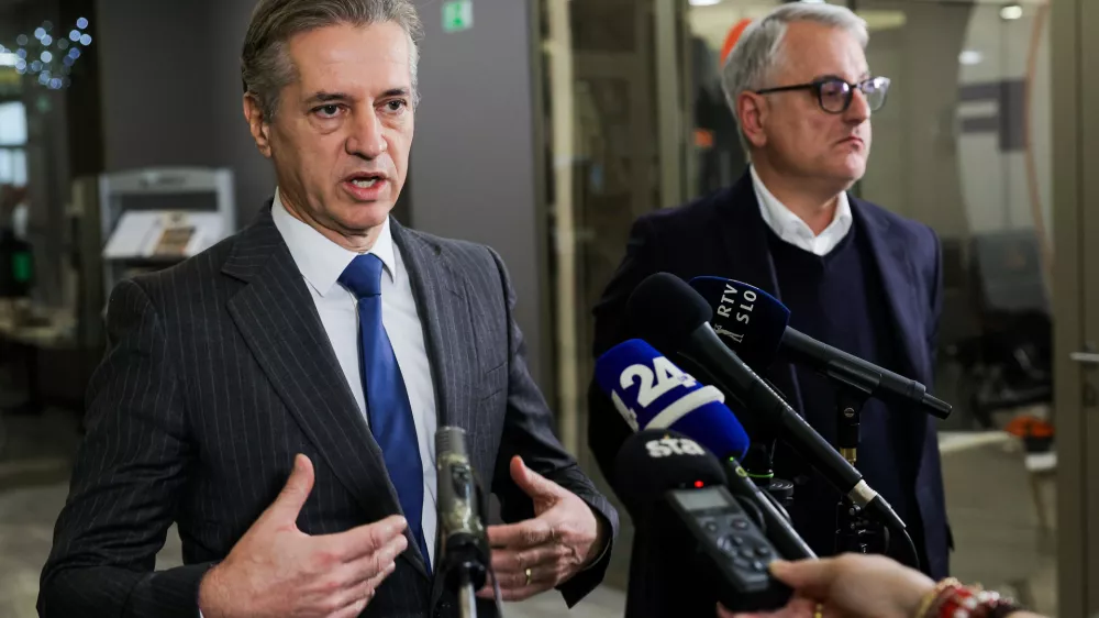 Delodajalcem poskus ustavnega izpodbijanja zimskega regresa spodletel