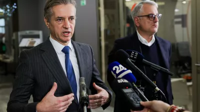 Delodajalcem poskus ustavnega izpodbijanja zimskega regresa spodletel