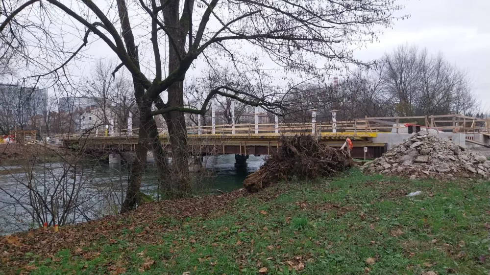 Novi mestni most že dobiva obliko