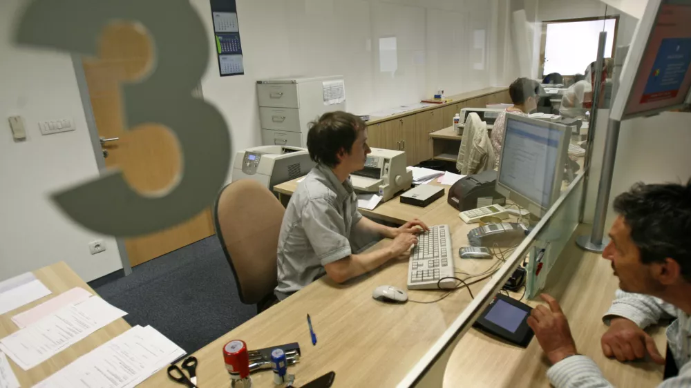 - Upravna enota Ljubljana -Tobačna ulica 5 - javna uprava//FOTO: Matej Povše