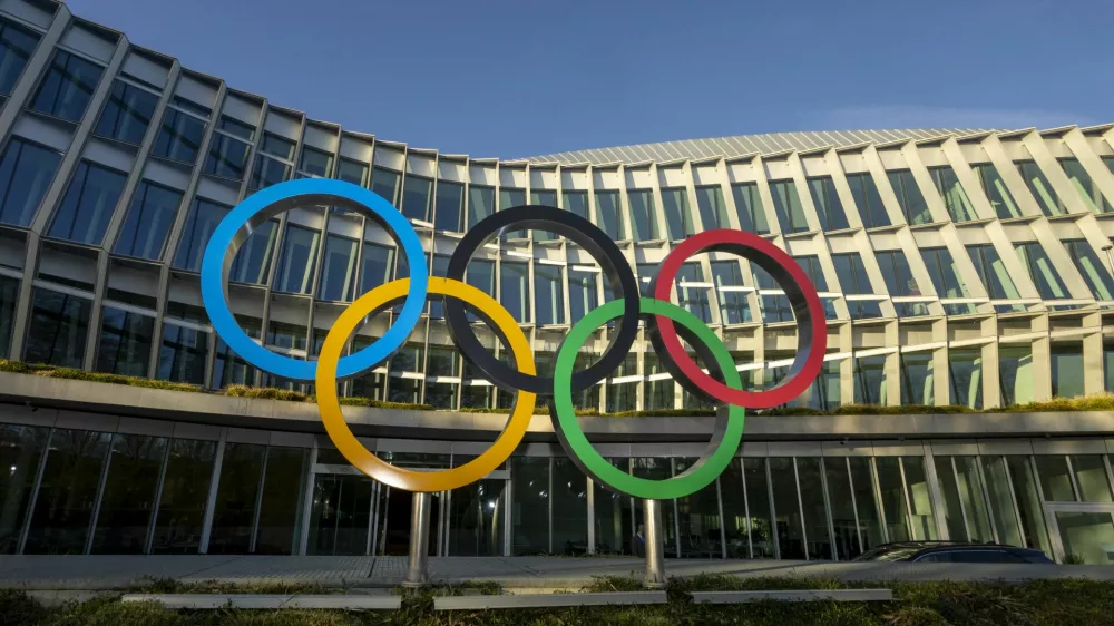 A view shows the Olympic Rings in front of the Olympic House, headquarters of the International Olympic Committee (IOC), during the executive board meeting of the International Olympic Committee (IOC), in Lausanne, Switzerland, March 28, 2023. REUTERS/Denis Balibouse