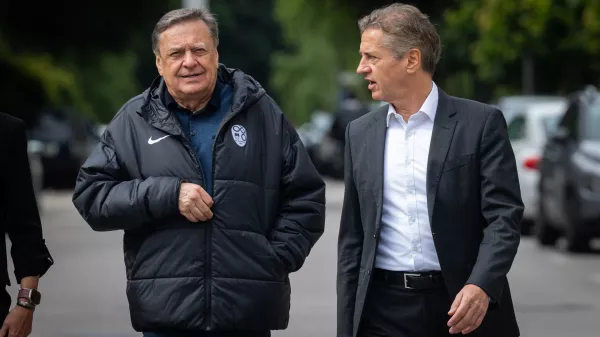 Ljubljana, Kongresni trg.Zacetek mednarodnega festivala Igraj se z mano, ki ga organizirata Center Janeza Levca Ljubljana in Drustvo za kulturo inkluzije.Zupan MOL Zoran Jankovic in predsednik vlade Robert Golob.