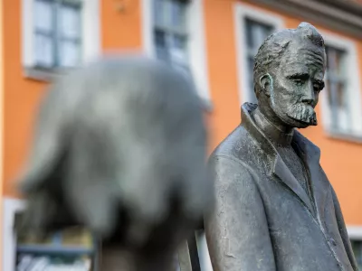 Spomenik filozofu Friedrichu Nietzscheju v nem&scaron;kem Naumburgu / Foto: Profimedia
