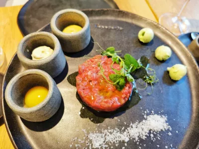 Tatarski biftek, Tavarneta Bistro