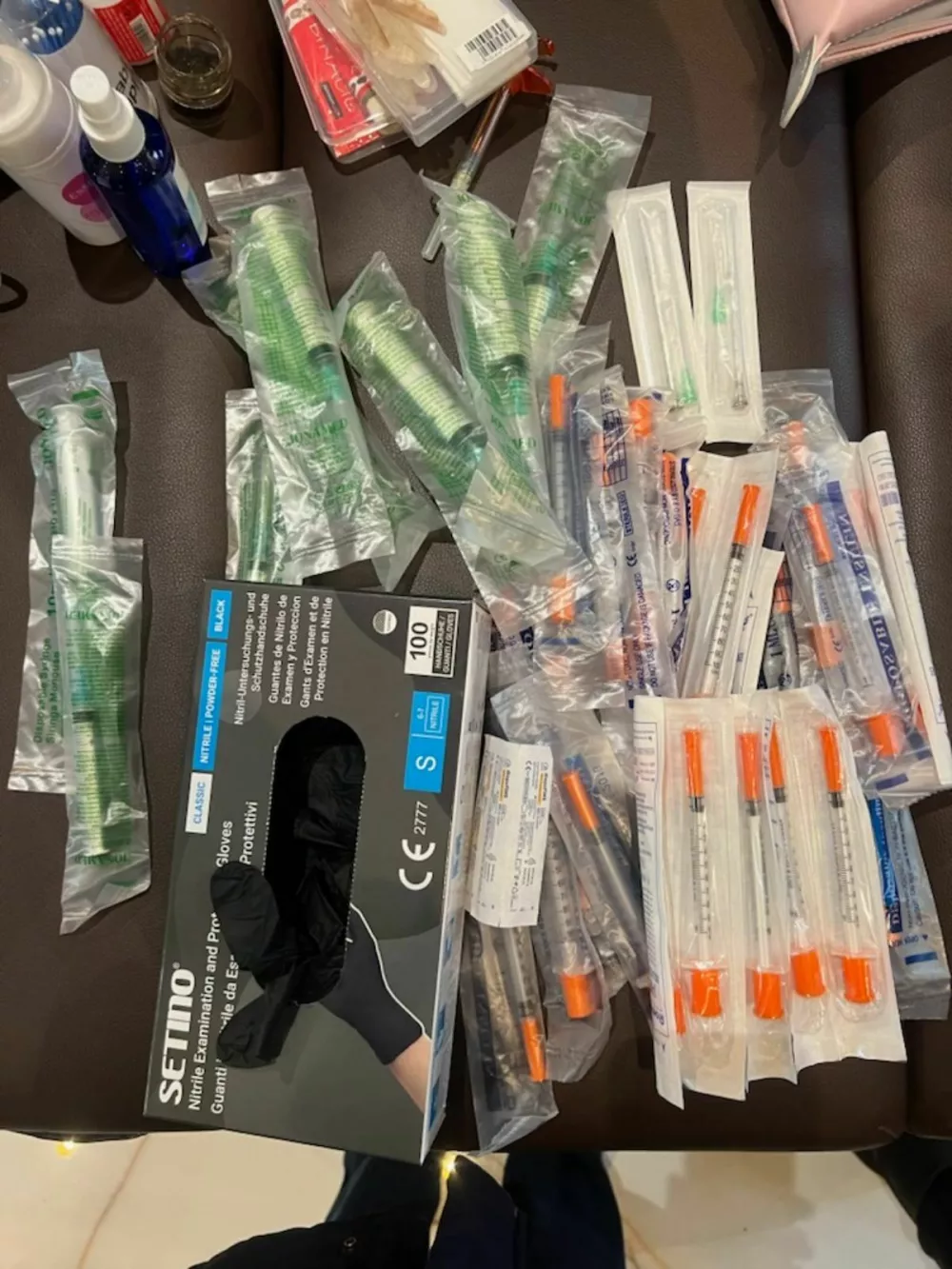 Kosovska doktorica dentalne medicine vbrizgavala »akcijski« botoks. Foto: Policija