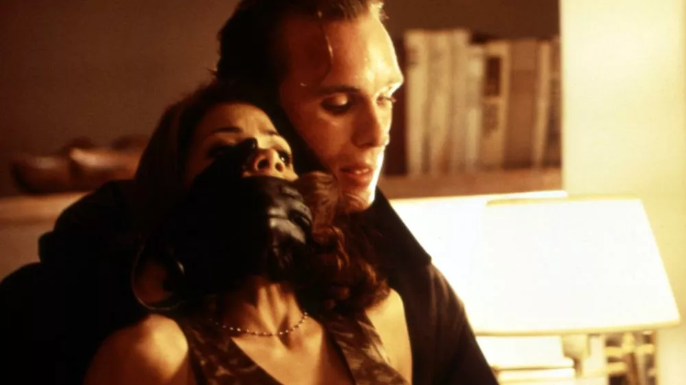 THE RICH MAN'S WIFE, Halle Berry, Peter Greene, 1996, (c)Buena Vista Pictures