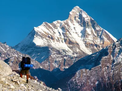 Nanda Devi. Kak&scaron;nih sto metrov pod vrhom so izgubili napravo. / Foto: Istock