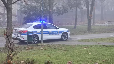 11.12.2025. Slavonski Brod - Prevrnuo se čamac u Savi u Slavonskom Brodu u četvrtak rano ujutro, policija je iz hladne rijeke izvukla više od deset ljudi, Photo: Zeljka Gavranovic/PlusPortal/PIXSELLSava, Slavonski brod, migranti, hrvaška policija, reka Sava,
