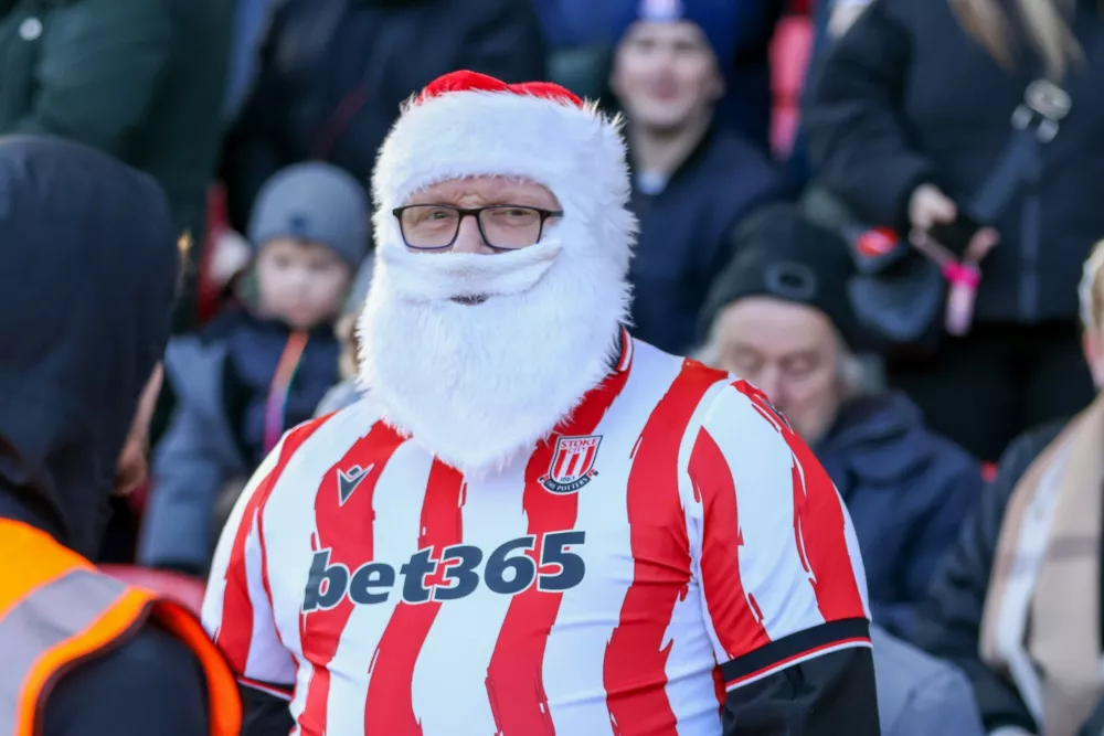 Vprašanje, če si lahko celo sam Božiček privošči vstopnico za katero od tekem, ki bodo na sporedu v ZDA. / Foto: Profimedia