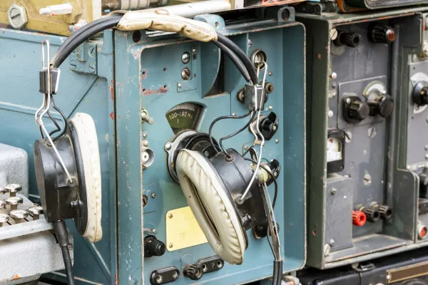 Analogna tehnologija je za vojaške namene še vedno zanimiva. / Foto: Istock