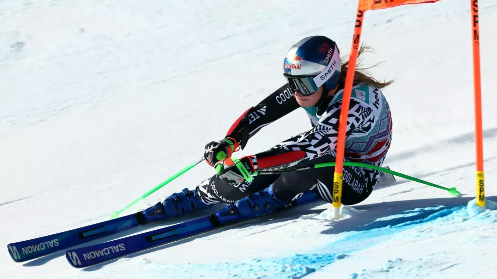 Alpine Skiing - FIS Alpine Ski World Cup - Women's Super G - St. Moritz, Switzerland - December 14, 2025 New Zealand's Alice Robinson in action REUTERS/Denis Balibouse