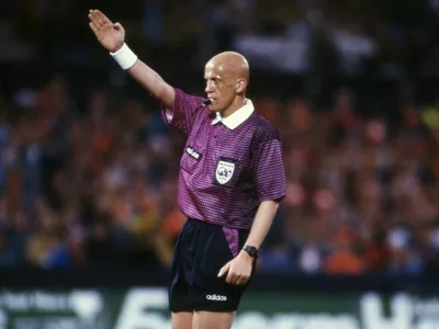 Football, firo: April 24th, 1996 Football European Championship Euro European Championship preparation, friendly match, preparation for the 1996 international match, archive photos, archive photo, archive Germany - Netherlands, Holland 0:1 Pierluigi Collina, half figure, referee Photo by: J&uuml;rgen Fromme/firo Sportphoto/picture-alliance/dpa/AP Images