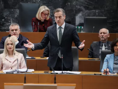 Ljubljana, DZ.Zacetek redne seje DZ s poslanskimi vprasanji premierju Robertu Golobu in ministrski ekipi.Predsednik vlade Robert Golob.