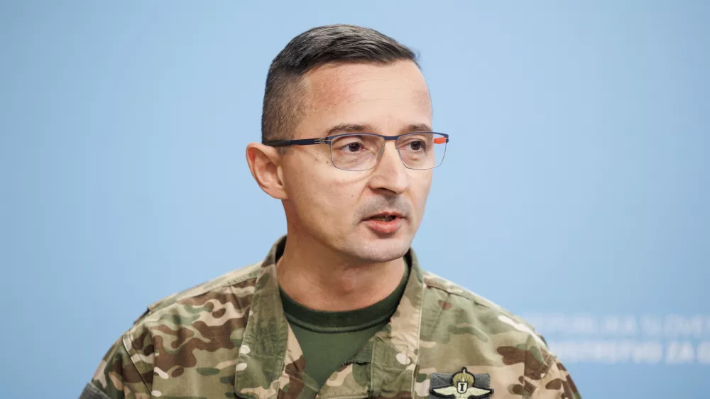 Ljubljana, Generalstab Slovenske vojske.Primopredaja dolznosti med dosedanjim nacelnikom Generalstaba Slovenske vojske (GSSV) generalpodpolkovnikom Robertom Glavasom in novim nacelnikom brigadirjem Bostjanom Mocnikom.Nacelnik Generalstaba SV Bostjan Mocnik.