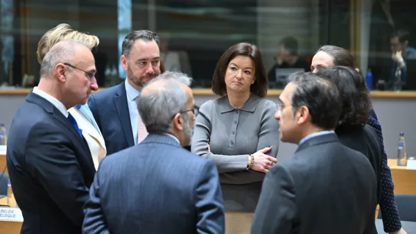 Belgija, Bruselj.Zasedanje zunanjih ministrov EU, v ospredju katerega so bila diplomatska prizadevanja za koncanje ruske agresije na Ukrajino.Ministrica za zunanje in evropske zadeve Tanja Fajon.