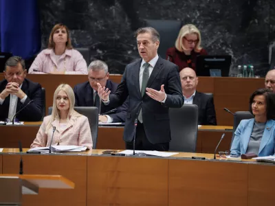 Ljubljana, DZ.Zacetek redne seje DZ s poslanskimi vprasanji premierju Robertu Golobu in ministrski ekipi.Predsednik vlade Robert Golob.