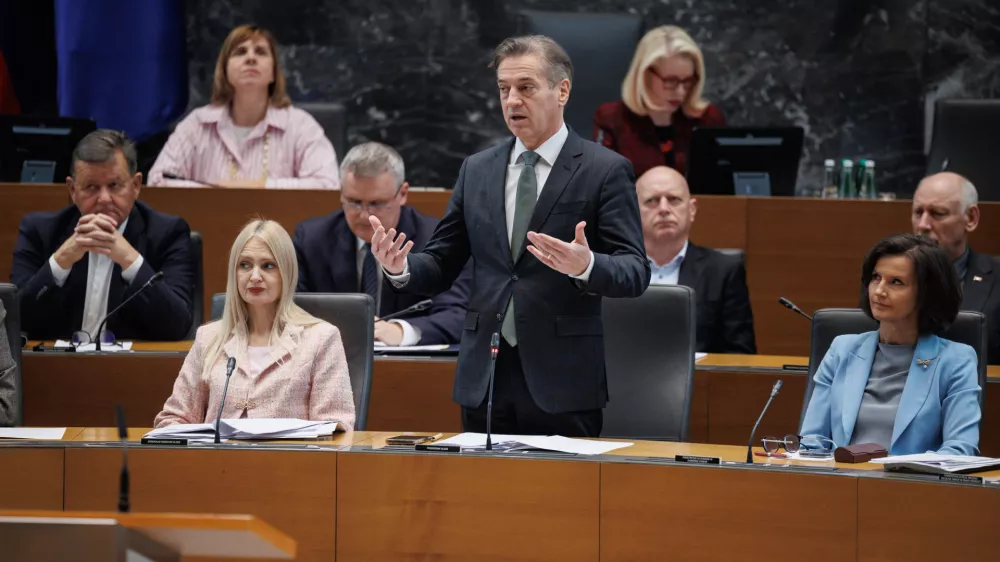 Ljubljana, DZ.Zacetek redne seje DZ s poslanskimi vprasanji premierju Robertu Golobu in ministrski ekipi.Predsednik vlade Robert Golob.