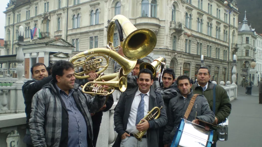 trubač na tromostovju