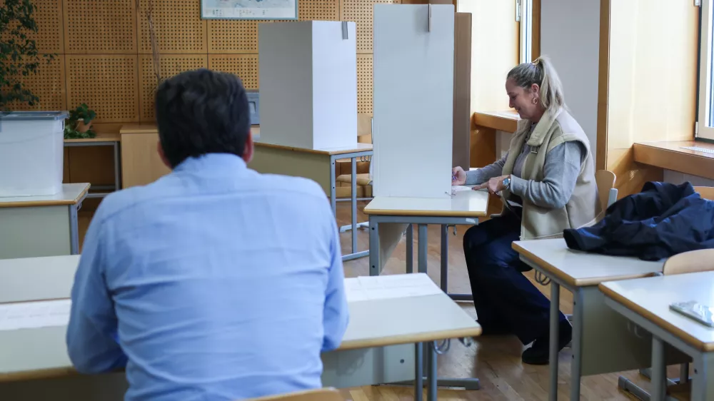 - Voli&scaron;če Gimnazija Moste,- 23.11.2025. - Zakonodajni referendum o Pomoči pri prostovoljnem končanju življenja.//FOTO: Bojan Velikonja