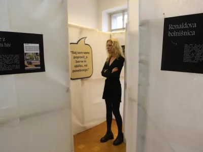 Hi&scaron;a laži kot ogledalo sodobnih medijev