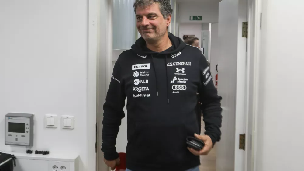 - Ale&scaron; Brezav&scaron;ček, trener,- 27.01.2025. - Novinarska konferenca smučarske reprezentance Slovenije v hitrih disciplinah.//FOTO: Bojan Velikonja