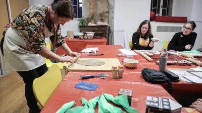 Poiskali skrivnost di&scaron;ečih medenih hi&scaron;ic