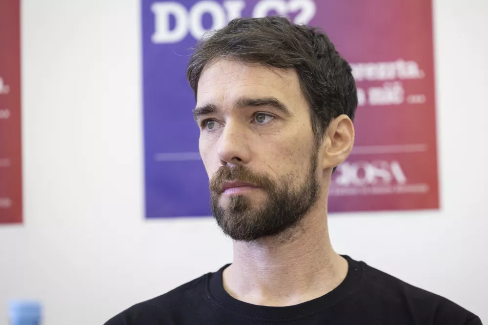 Diskriminacija temnopolte turistke: Po &scaron;oku tudi opozorila na kaos v zakonodaji