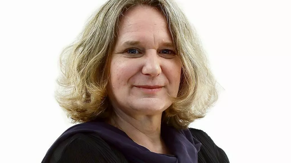 Mateja A Hrastar- Redakcija Dnevnik 2024 - portreti za komentarje in kolumne - kolumnisti - komentatorji &ndash; novinarji - portret //FOTO: Luka Cjuha / Foto: Luka Cjuha