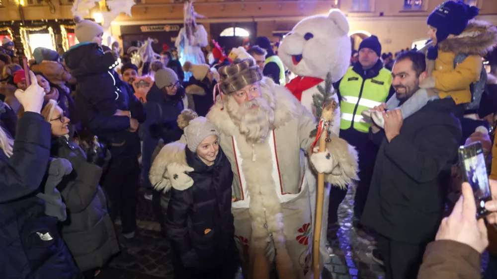 26.12.2025 - sprevod Dedka mraza v Ljubljani - dedek mrazFoto: Luka Cjuha