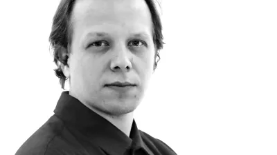 Miha Turk- Redakcija Dnevnik 2024 - portreti za komentarje in kolumne - kolumnisti - komentatorji &ndash; novinarji - portret //FOTO: Luka Cjuha