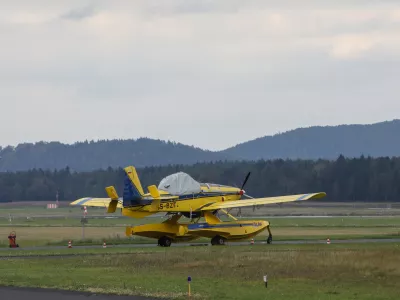 - Air tractor,- 13.10.2025. _ Podpis pogodbe o nakupu dveh namenskih helikopterjev za nujno medicinsko pomoč med slovensko policijo in podjetjem Leonardo, ki sta jo podpisala Generalni direktor Policije Damjan Petrič in predstavnik podjetja Leonardo Andrea Mitreto.//FOTO: Bojan Velikonja