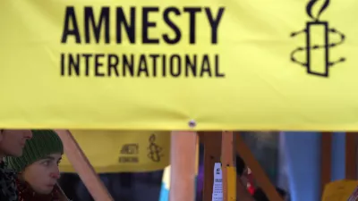 - ob dnevu človekovih pravic - začetek maratona podpisovanja apelov s trajanjem 10 ur in 12 minut, na katerem so prostovoljci in prostovoljke Amnesty International Slovenije (AIS) mimoidoče povabili k podpisovanju peticij in pisanju apelov za &scaron;tiri različne primere kr&scaron;itev človekovih pravic;   ///FOTO: Luka CjuhaOPOMBA: ZA OBJAVO V ČASOPISU DNEVNIK