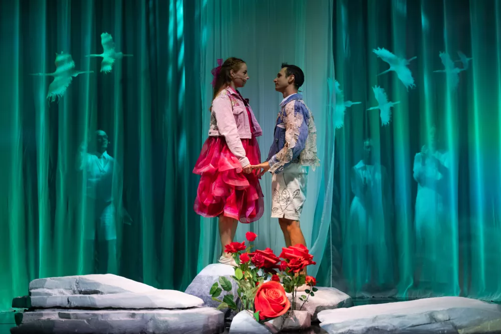 Iz predstave Snežna kraljica. F Darja &Scaron;travs Tisu