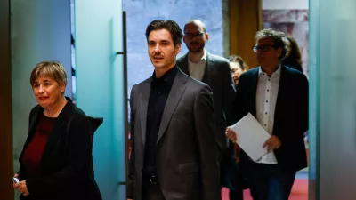 Ljubljana, DZ.Nadaljevanje izredne seje DZ, na kateri obravnavajo interpelacijo o delu in odgovornosti ministra za delo, druzino, socialne zadeve in enake moznosti Luke Mesca.Poslanka Levice Natasa Sukic in minister za delo, druzino, socialne zadeve in enake moznosti Luka Mesec.