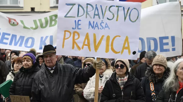  - 27.02.2023 &ndash; Piratska stranka Slovenije - protestna akcija pred Mestno hi&scaron;o Mestne občine Ljubljana - naziv akcije "Protestna čajanka proti uničevanju ljubljanskega zdravstva". Protest Pirati -//FOTO: Nik Erik Neubauer