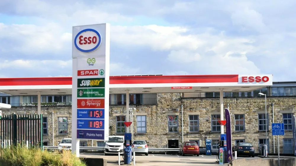 Image: 580048956, License: Rights-managed, Restrictions: Usage restrictions: Advertising and promotion,Commercial electronic,Consumer goods,Direct mail and brochures,Indoor display,Internal business usage,Personal use, Model Release: no