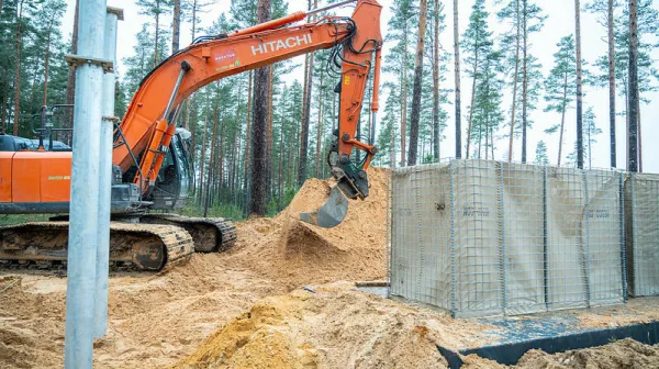 Gradnja novih bunkerjev na estonski meji z Rusijo. 