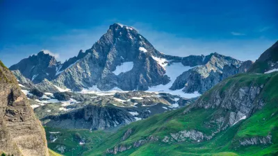 Veliki Klek od daleč / Foto: Istock