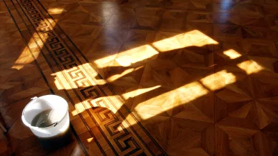 čistilec oken - okna - či&scaron;čenje - - ilustrativna fotografija - OPOMBA - ZA OBJAVO V SOBOTNI PRILOGI: REPORTAŽA