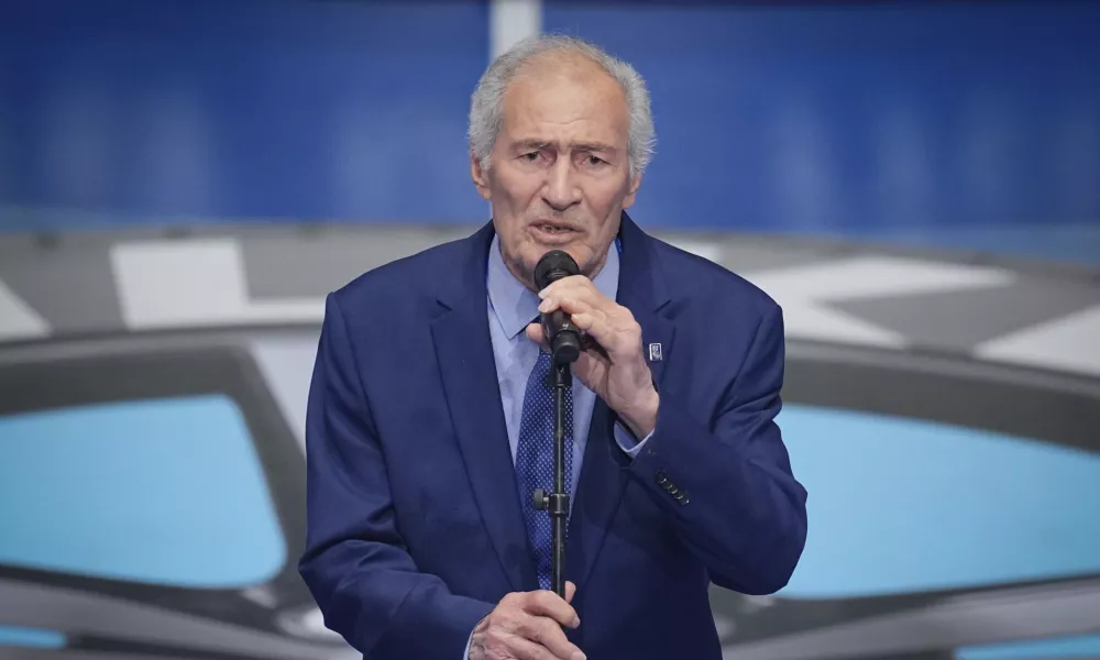 02 February 2025, Norway, Oslo: Handball: World Championship, Croatia - Denmark, final round, final, Unity Arena, Hassan Moustafa, IHF President, speaks during the award ceremony. Photo by: Soeren Stache/picture-alliance/dpa/AP Images