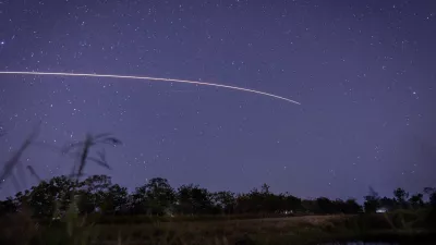 20 December 2025, Thailand, Buriram: An artillery shell fired by the Royal Thai Armed Forces flies through the air over Surin province, Thailand toward the combat zone on the border with Cambodia. Photo: Adryel Talamantes/ZUMA Press Wire/dpa