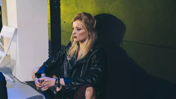 Ajda Smrekar v predstavi Luč ugasne, MGL 2024