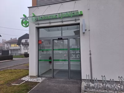 Novo poslopje lekarne sameva že leto dni