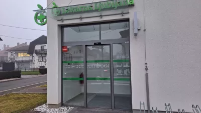 Novo poslopje lekarne sameva že leto dni