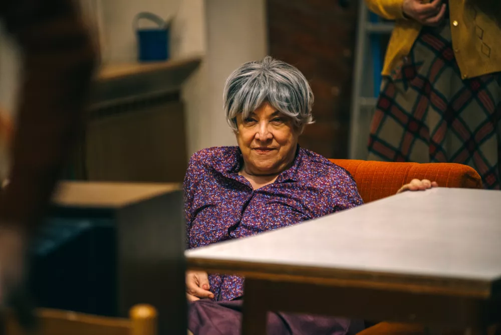 Damjana Černe v predstavi 1974, Mladinsko gledali&scaron;če 2025