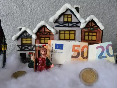 France, Clonas, 2023/12/11. Christmas bonus illustration. Photography by Romain Doucelin / Hans Lucas. France, Clonas, 2023/12/11. Illustration prime de Noel. Photographie de Romain Doucelin / Hans Lucas.