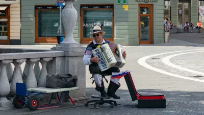 Harmokar, Pre&scaron;ernov trg. Foto: Reuters/Alamy