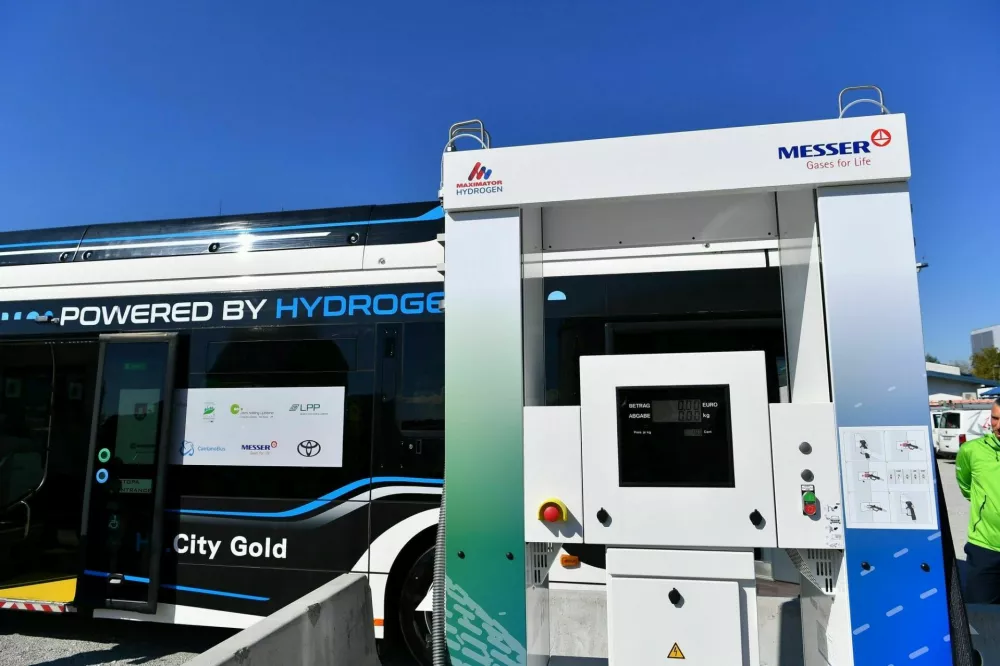 toyota, avtobus na vodik